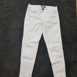 White Skinny White House Black Market Jean's size
